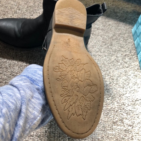 Muk Luks Hayden size 9 Water Resistant ankle boots - Picture 2 of 5